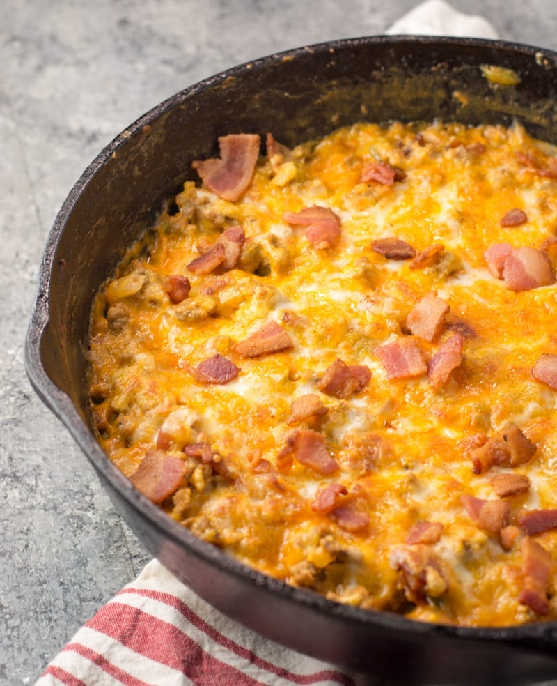 This One Pan Keto Bacon Cheeseburger Skillet has only 2.5 net carbs and is loaded with ground beef, bacon, a creamy sauce and cheese! This keto dinner is ready in under 20 minutes! #keto #onepan