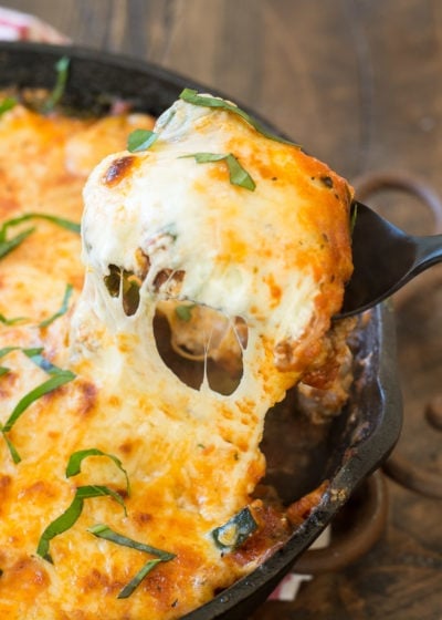 This Keto Lasagna Skillet has everything you love about lasagna with none of the work! Ready in 30 minutes and only 5 net carbs per serving this is a low carb recipe you've got to try! #keto