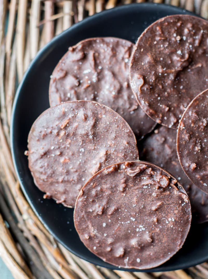 No-Bake Keto Almond Butter Cookies are the perfect low carb snack at just 1.5 net carbs per cookie! These no-bake treats are perfect for keto meal prep!