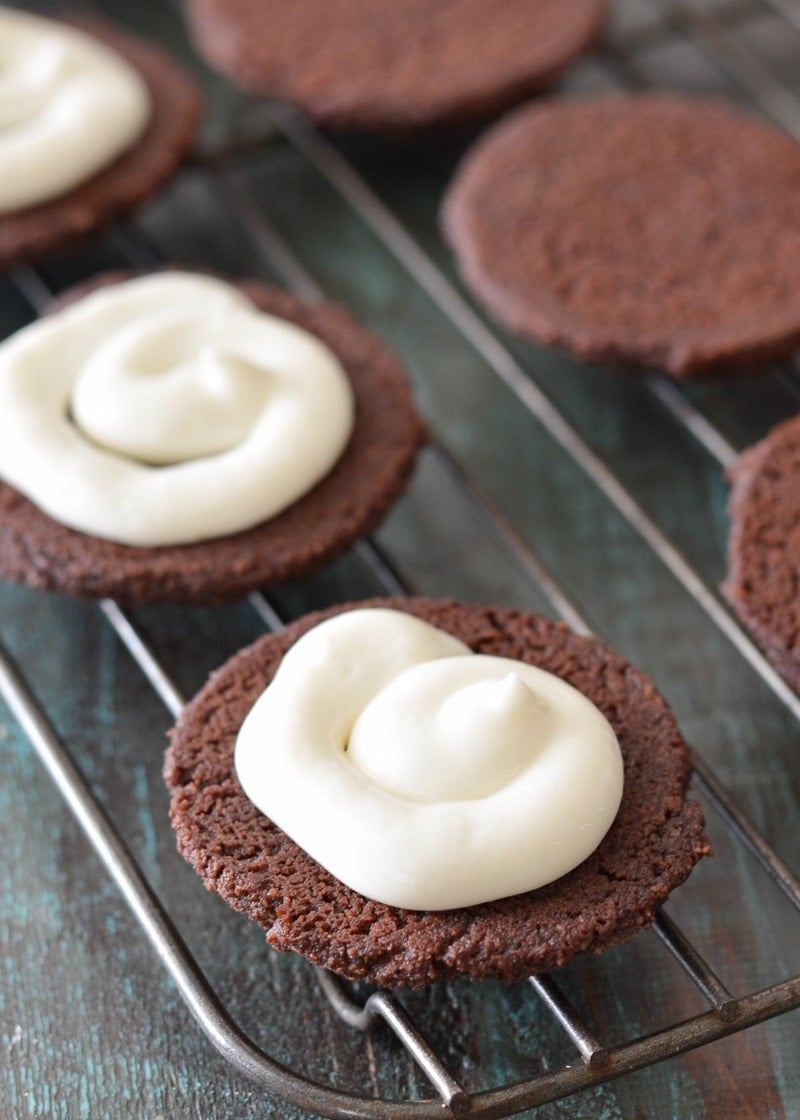 These Classic Keto Whoopie Pies feature a soft, chewy cookie with light and fluffy vanilla filling! These low carb treats are less than 5 net carbs each, and naturally gluten free! 