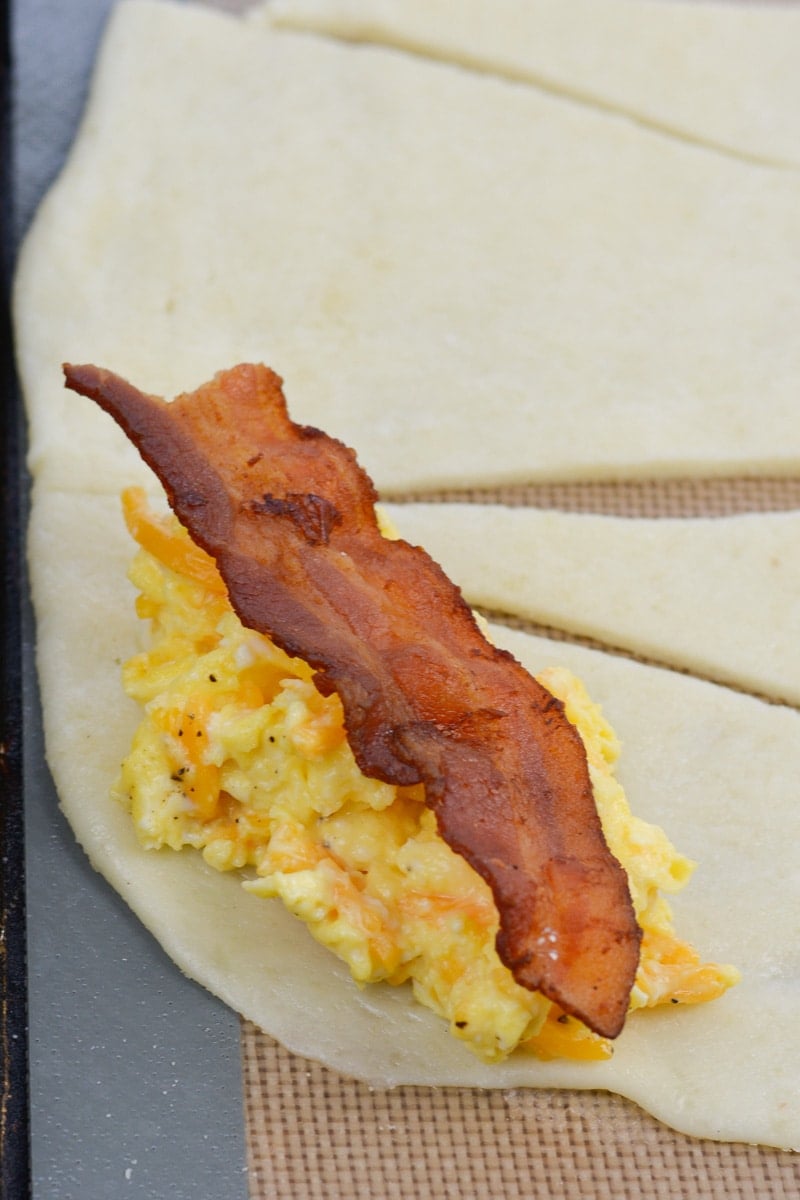 These Keto Bacon Egg and Cheese Rolls contain about 3 net carbs each! 