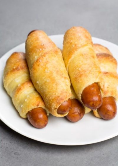 easy-keto-pigs-in-a-blanket-467x700