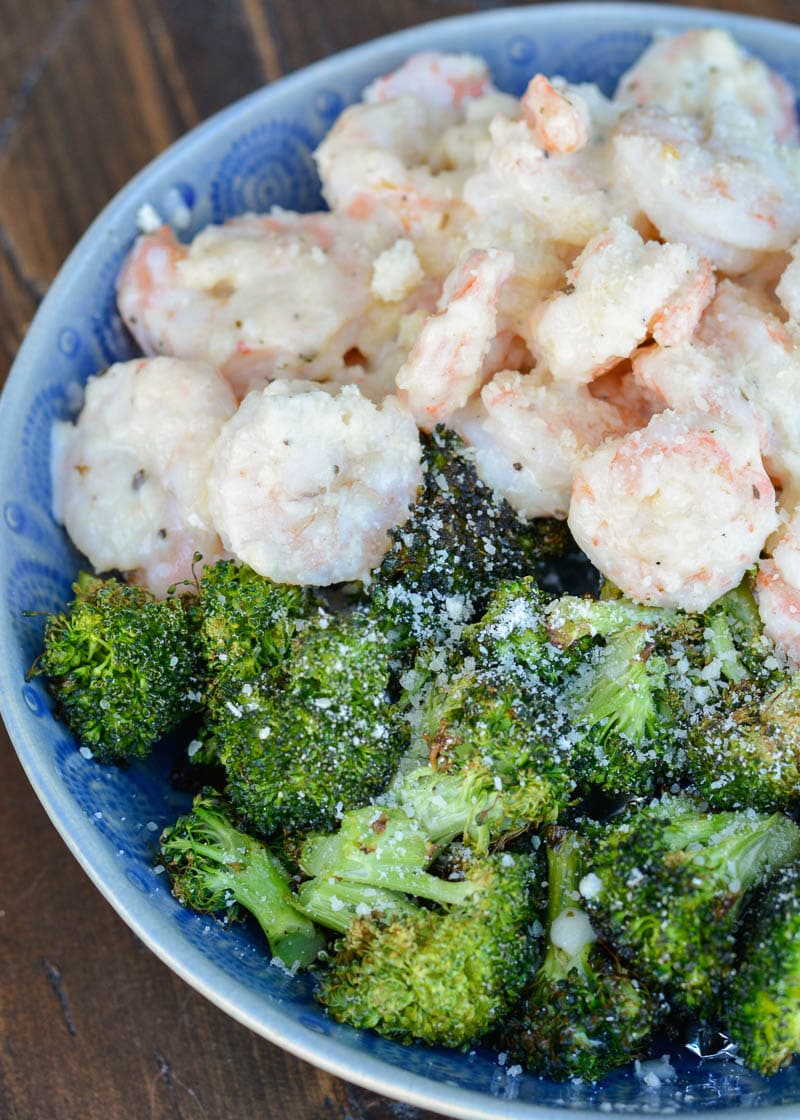 This Keto Shrimp Alfredo is an easy low-carb dinner perfect for a weeknight! This one-pan keto meal has just 2 net carbs per serving and is ready in about 10 minutes.