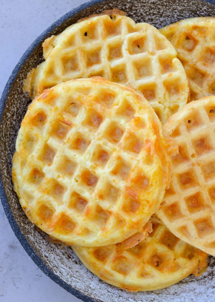 HOW TO MAKE THE PERFECT CHAFFLE / EGG WAFFLES / USING THE DASH