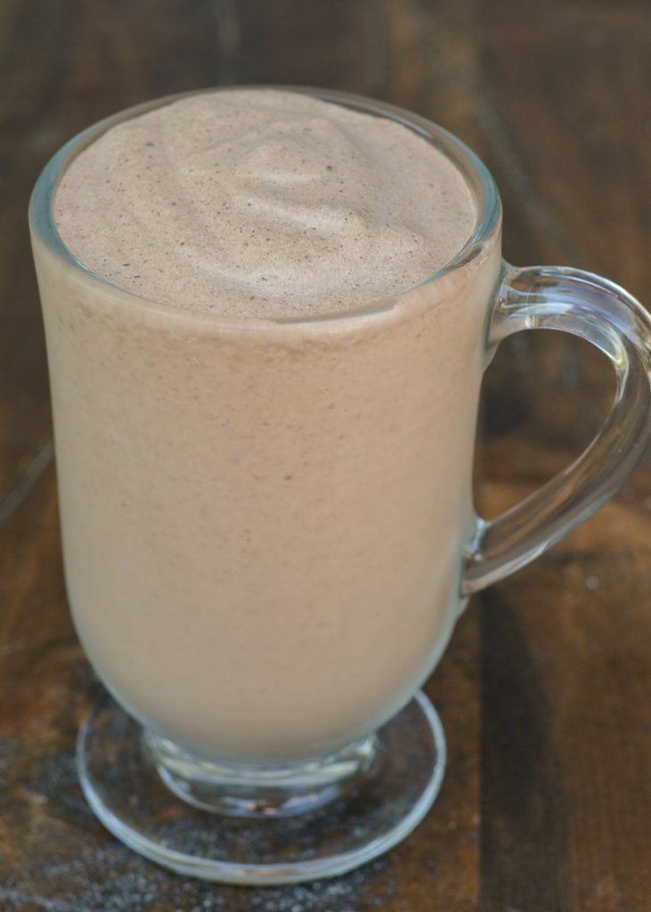 This delicious Keto Milkshake is just 4 net carbs and the perfect blend of chocolate and peanut butter!