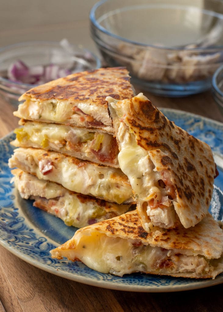 This Turkey Bacon Ranch Quesadilla is the quickest, easiest protein packed lunch! One quesadilla will give you 40 grams of protein for only 8 net carbs!